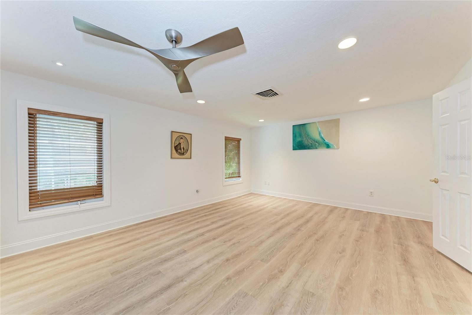 BAY ISLES - Residential