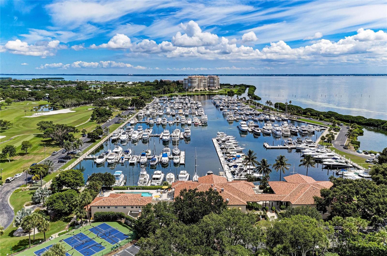 BAY ISLES - Residential