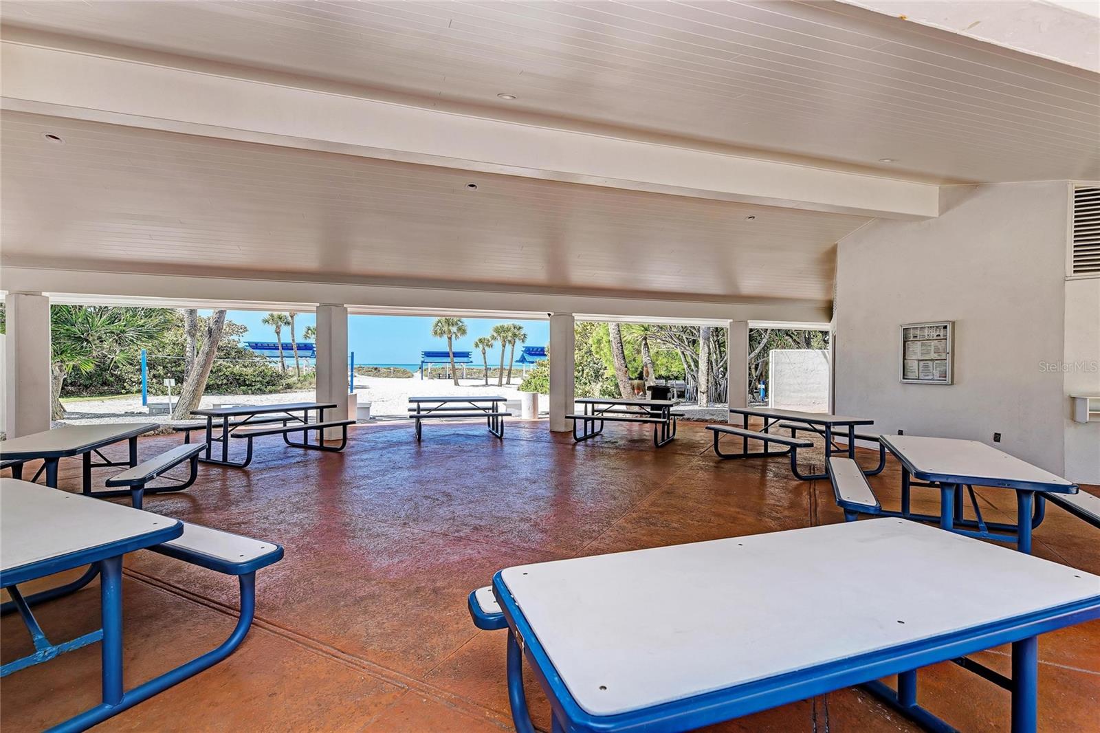 BAY ISLES - Residential