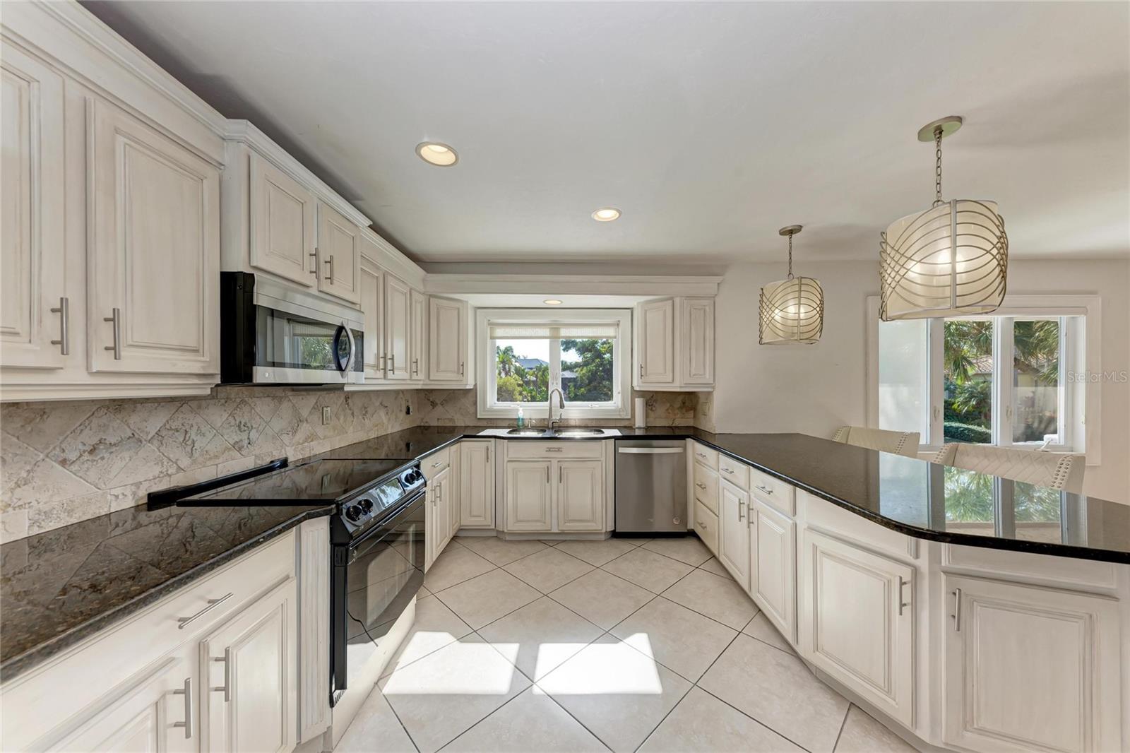 BAY ISLES - Residential