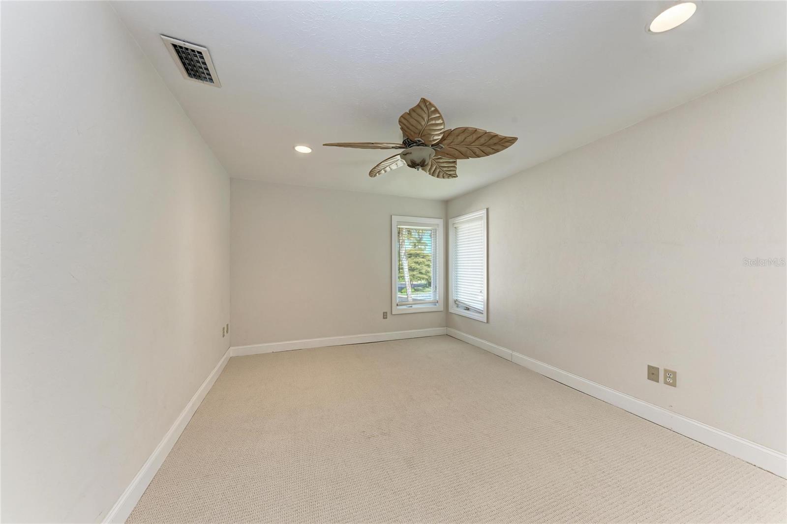 BAY ISLES - Residential