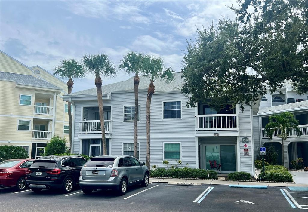 Photo of 6939 Stones Throw Circle N #6207, St Petersburg, FL 33710 (MLS # TB8422550)