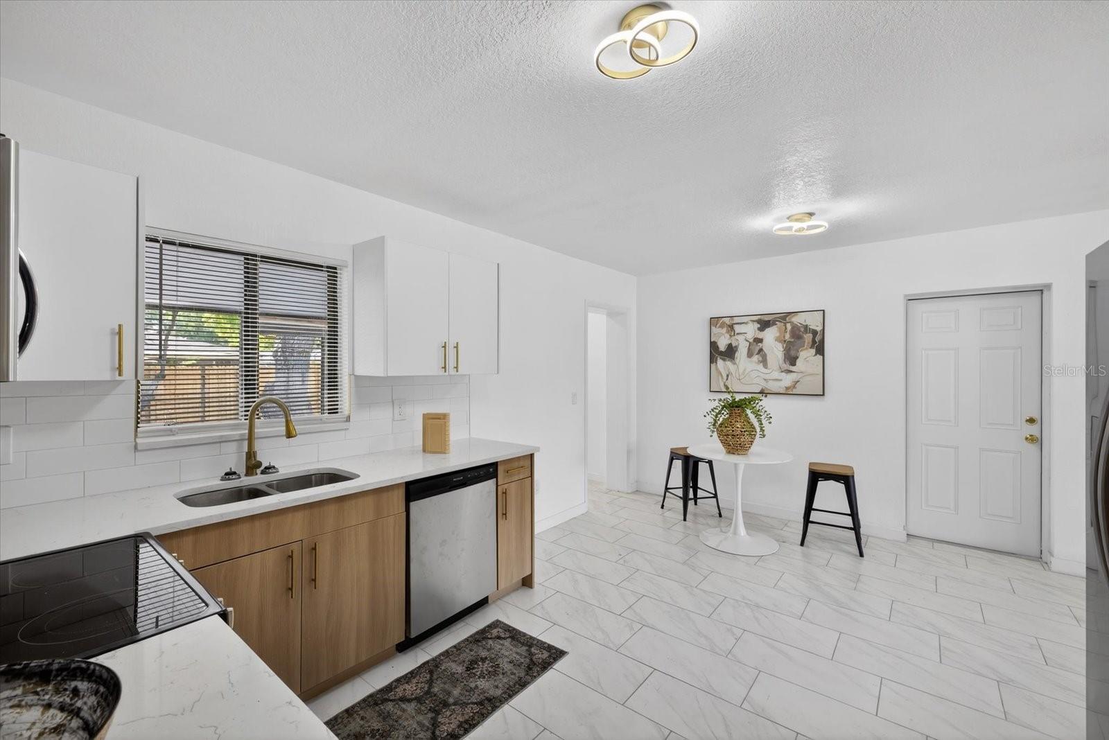 HIGHLAND TERRACE MANOR - Residential