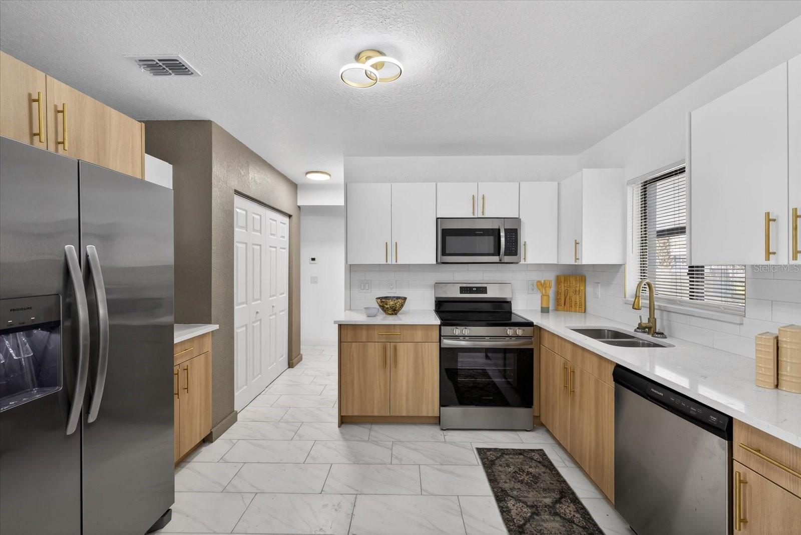 HIGHLAND TERRACE MANOR - Residential