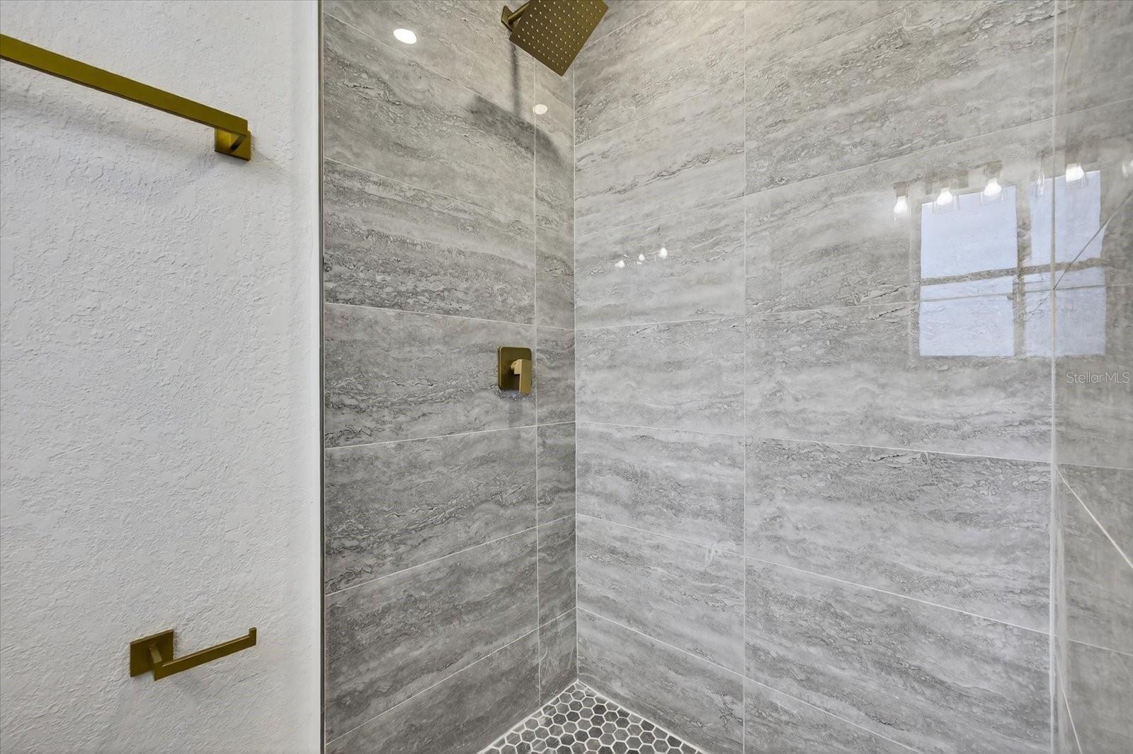 HIGHLAND TERRACE MANOR - Residential