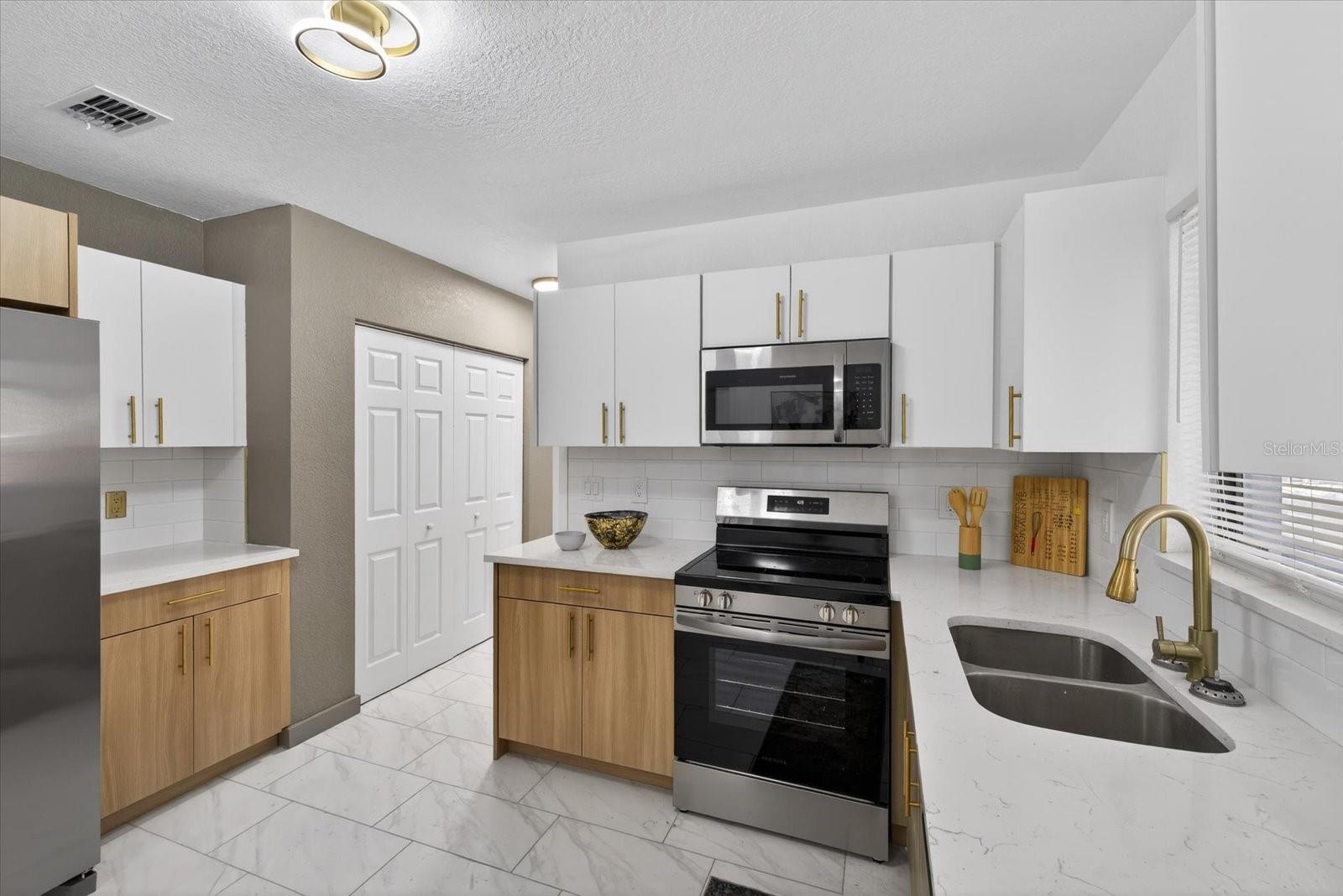 HIGHLAND TERRACE MANOR - Residential