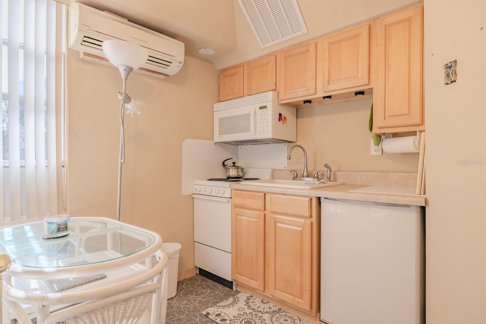 ROGERS SEABREEZE - Residential Income