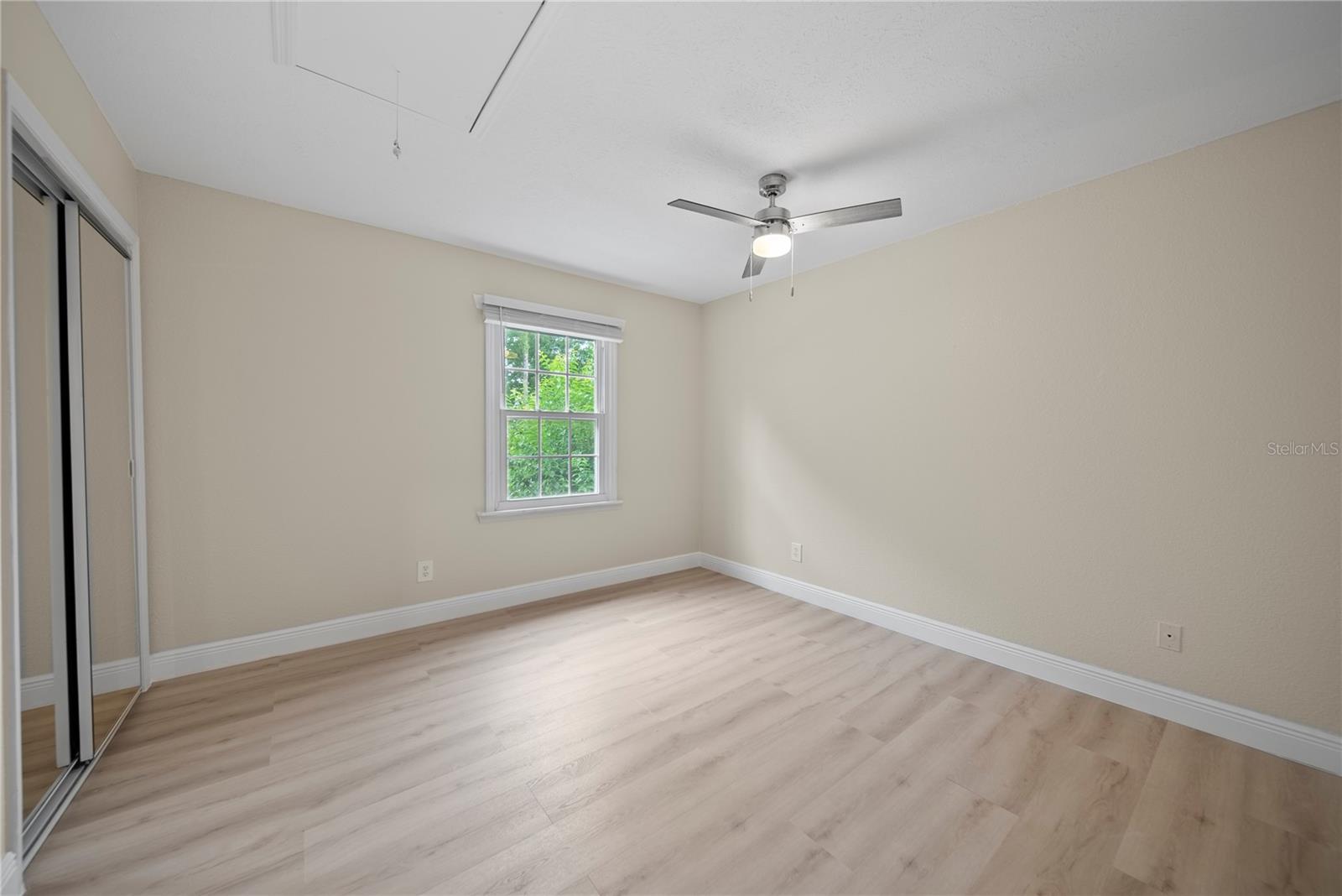 WHISPERING OAKS - Residential Lease