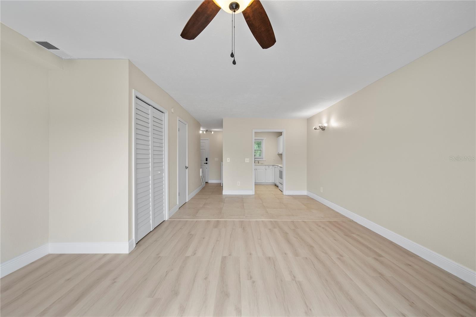 WHISPERING OAKS - Residential Lease