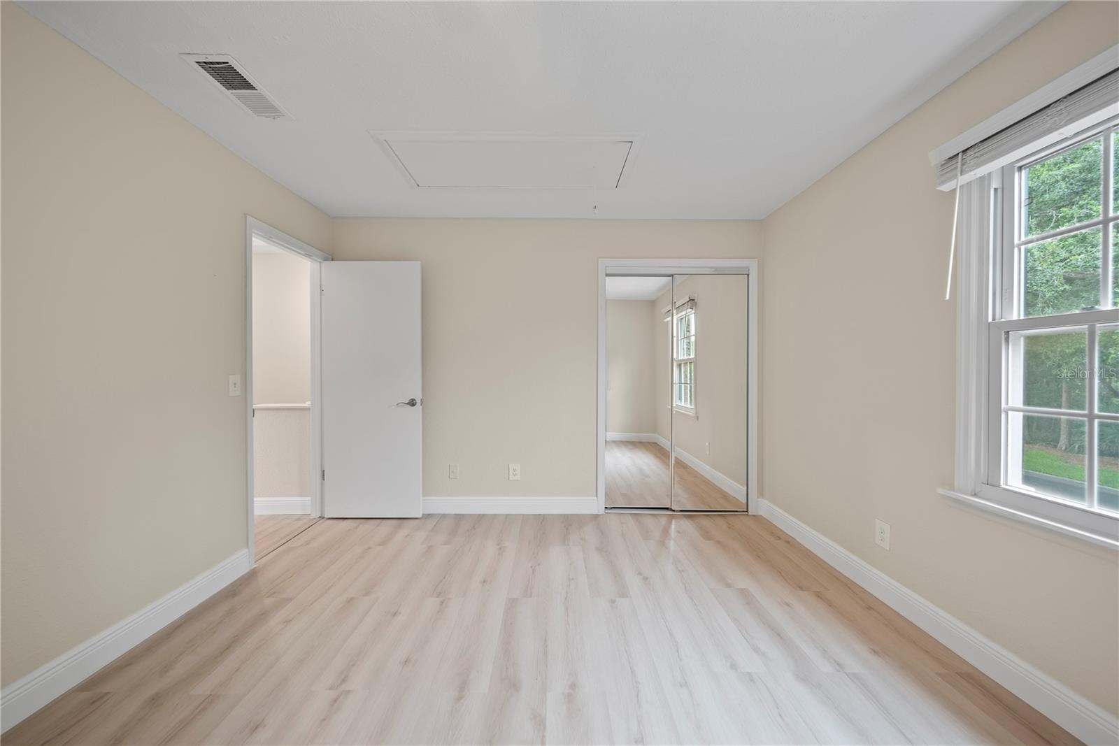 WHISPERING OAKS - Residential Lease