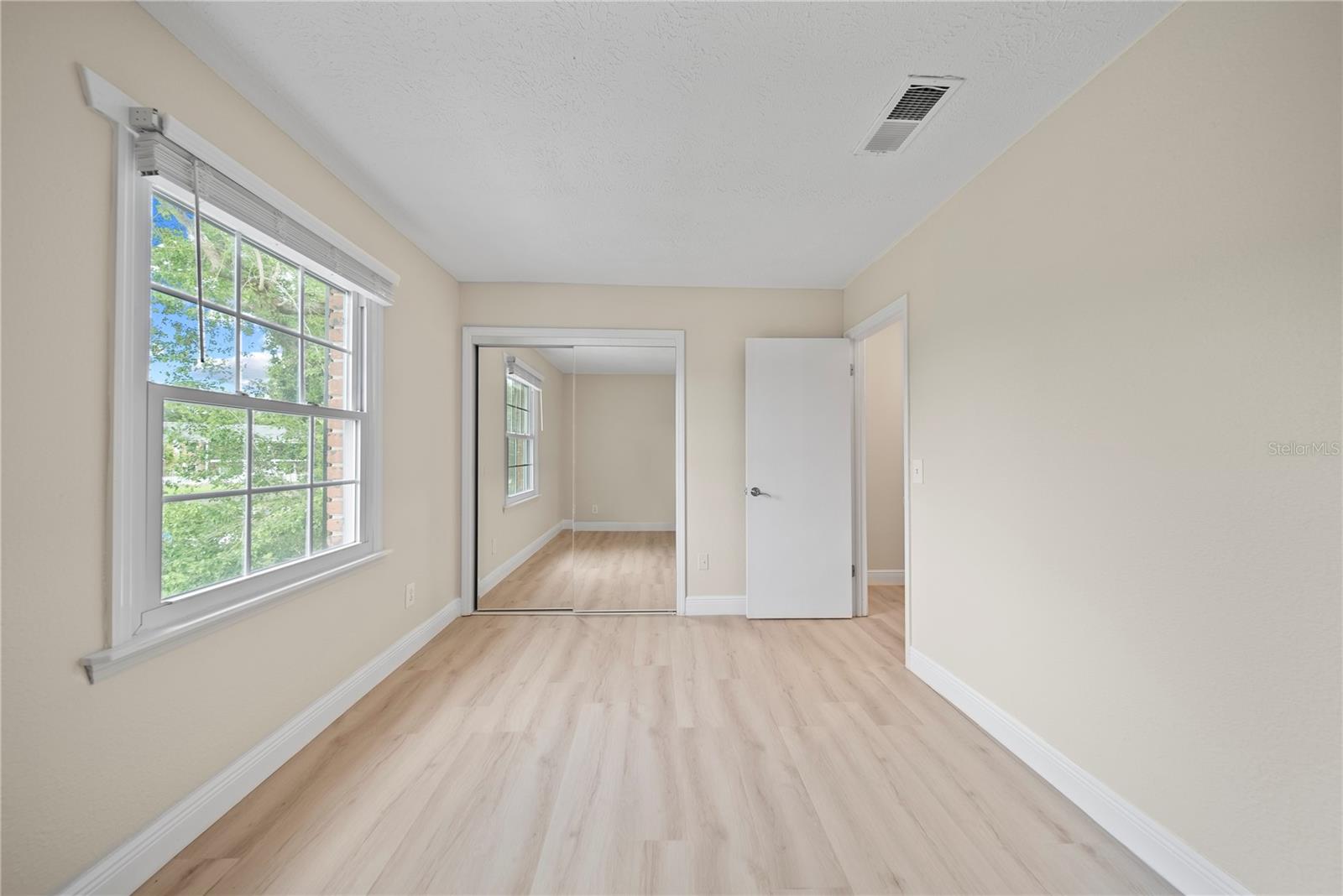 WHISPERING OAKS - Residential Lease
