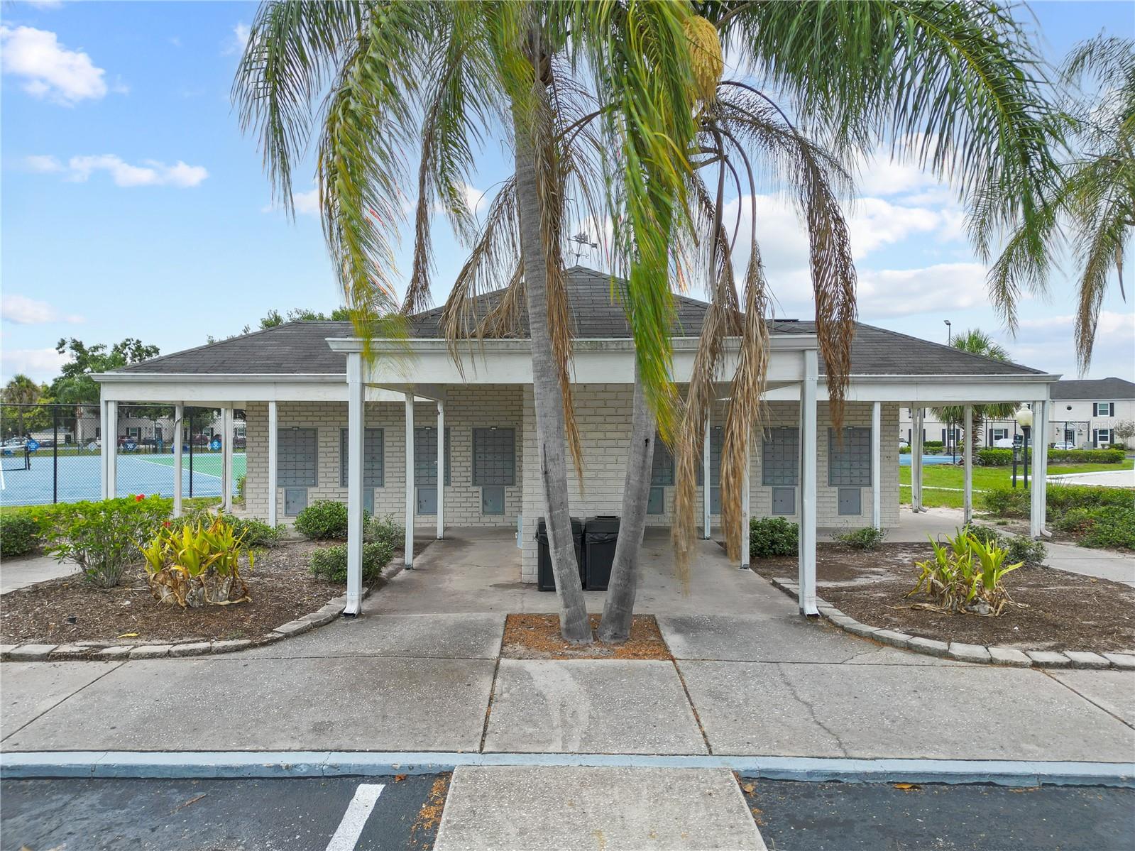 WHISPERING OAKS - Residential Lease