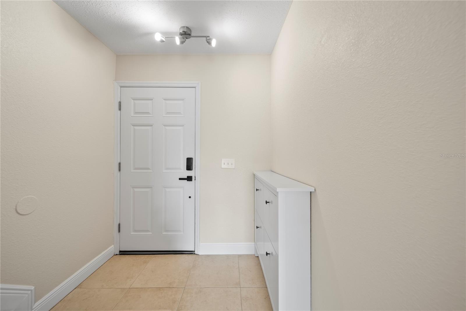 WHISPERING OAKS - Residential Lease