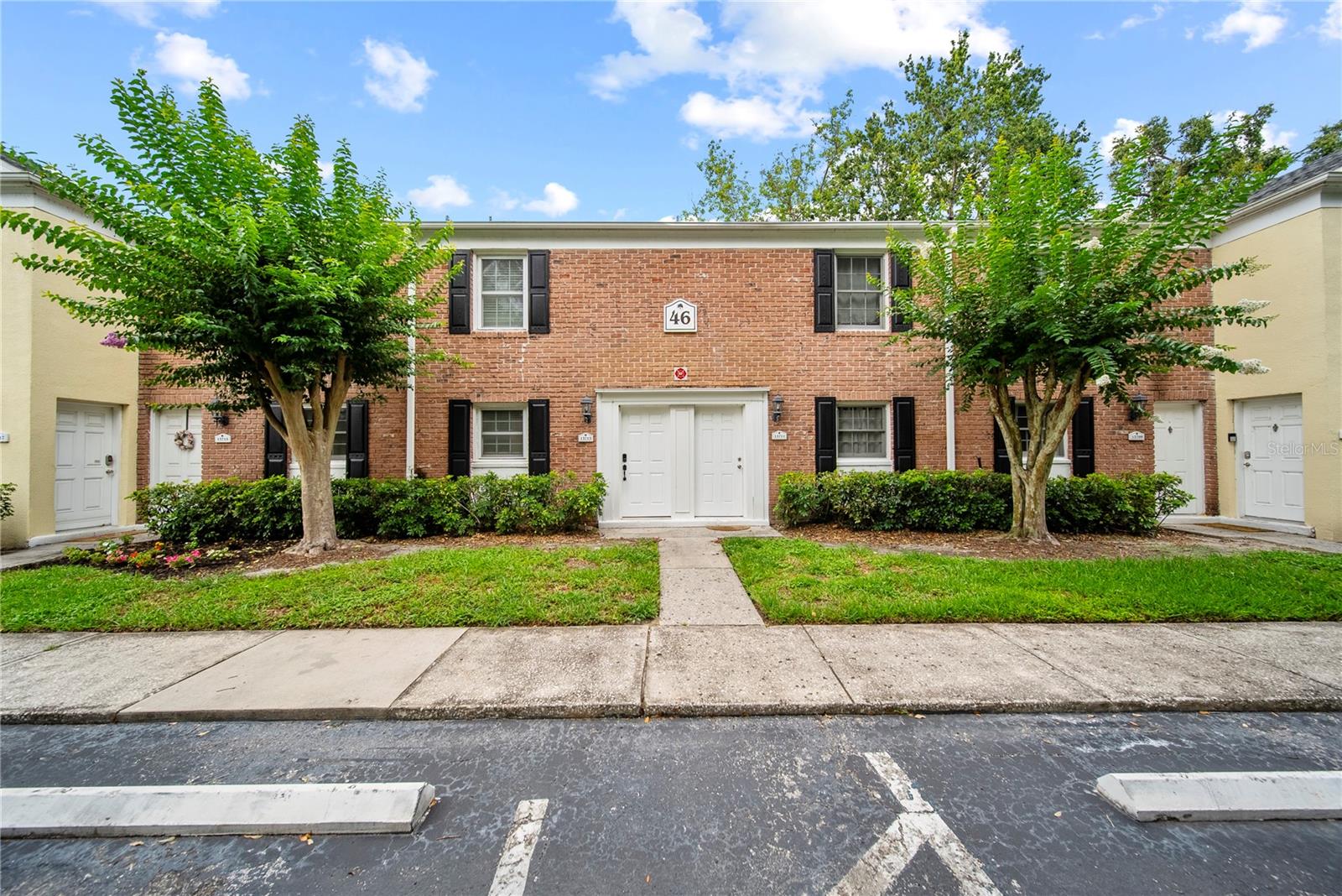 WHISPERING OAKS - Residential Lease