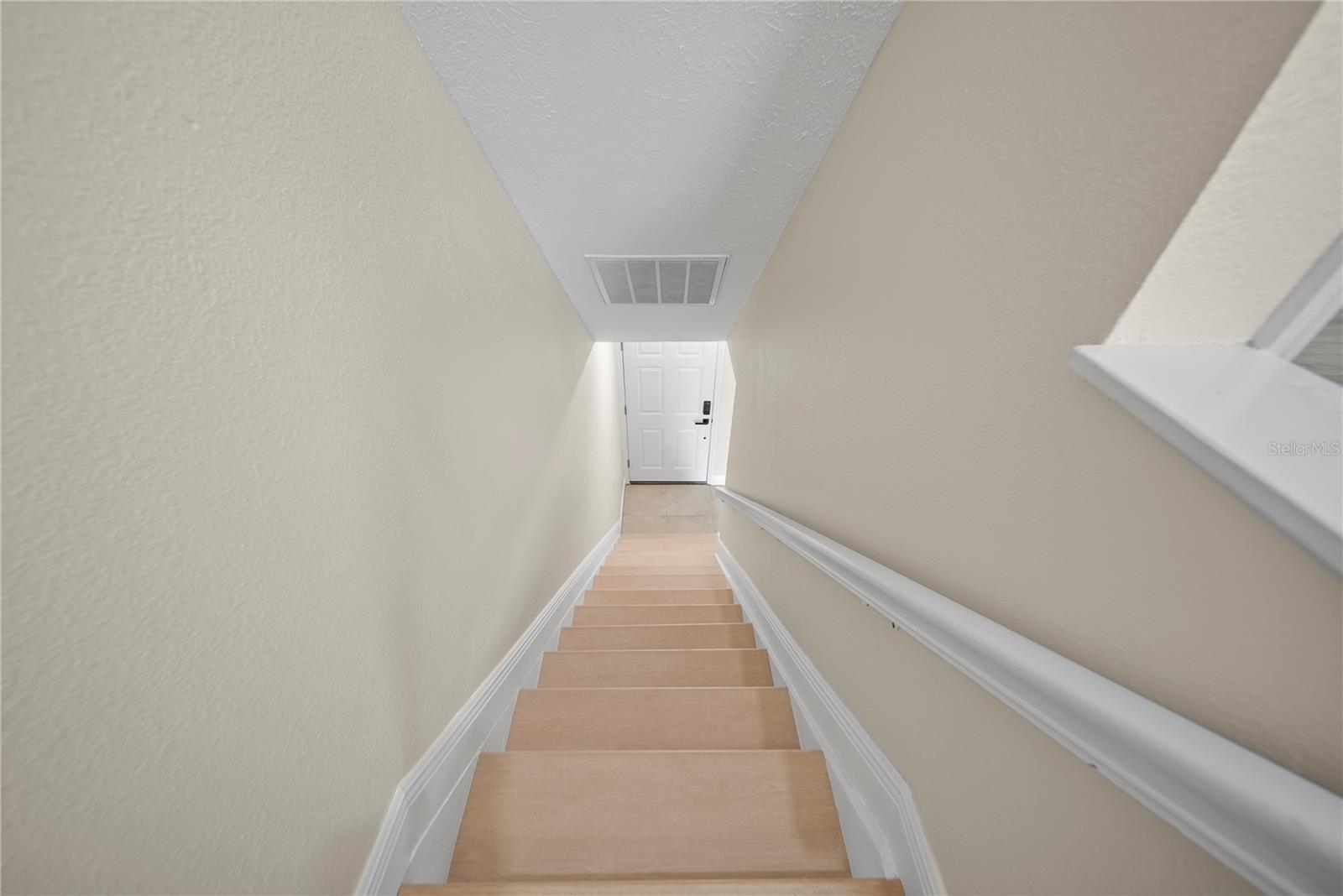 WHISPERING OAKS - Residential Lease
