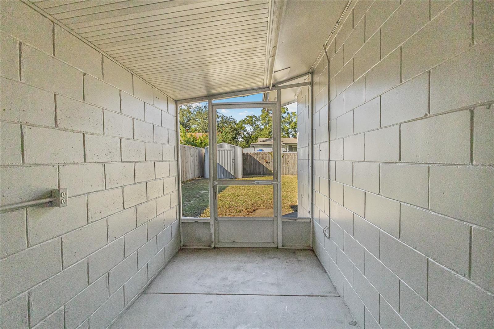 EUSTIS LAKE JOANNA HEIGHTS - Residential Lease