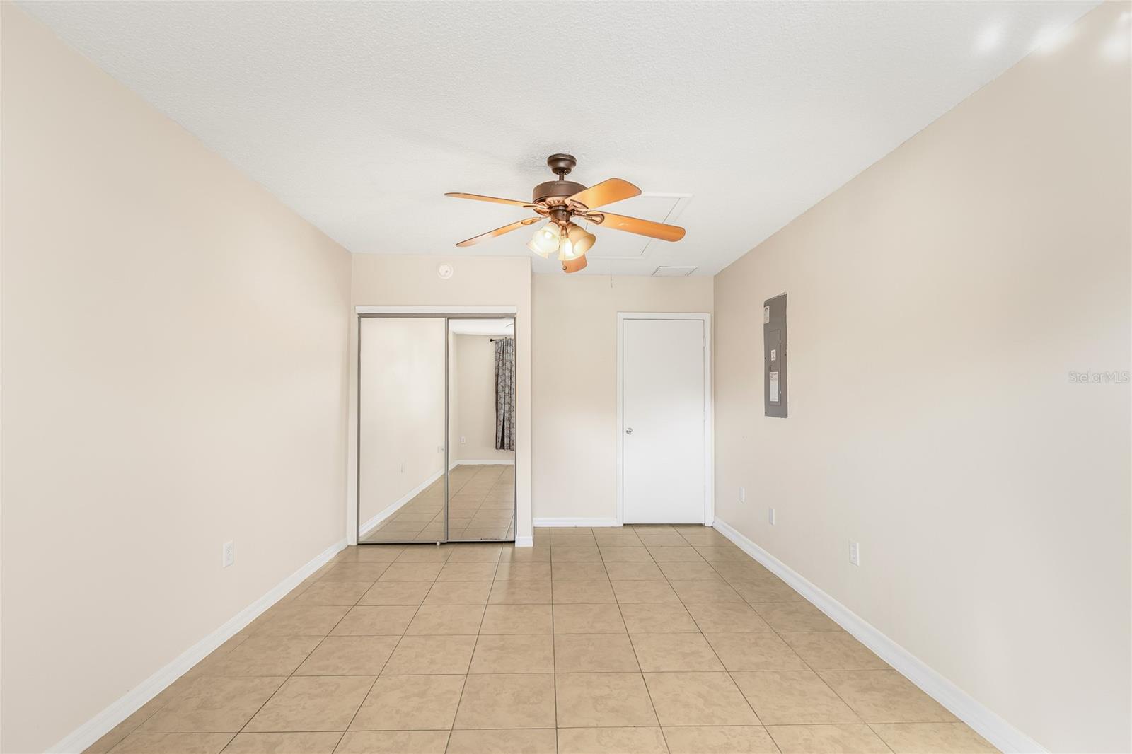 EUSTIS LAKE JOANNA HEIGHTS - Residential Lease