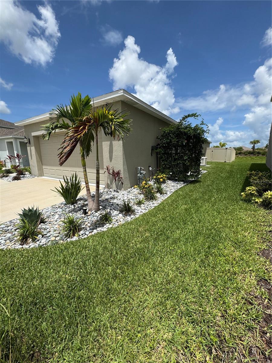 11240 FIELDSTONE DRIVE