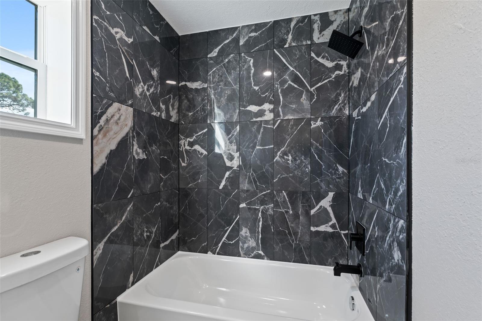 KINGS COURT - Residential