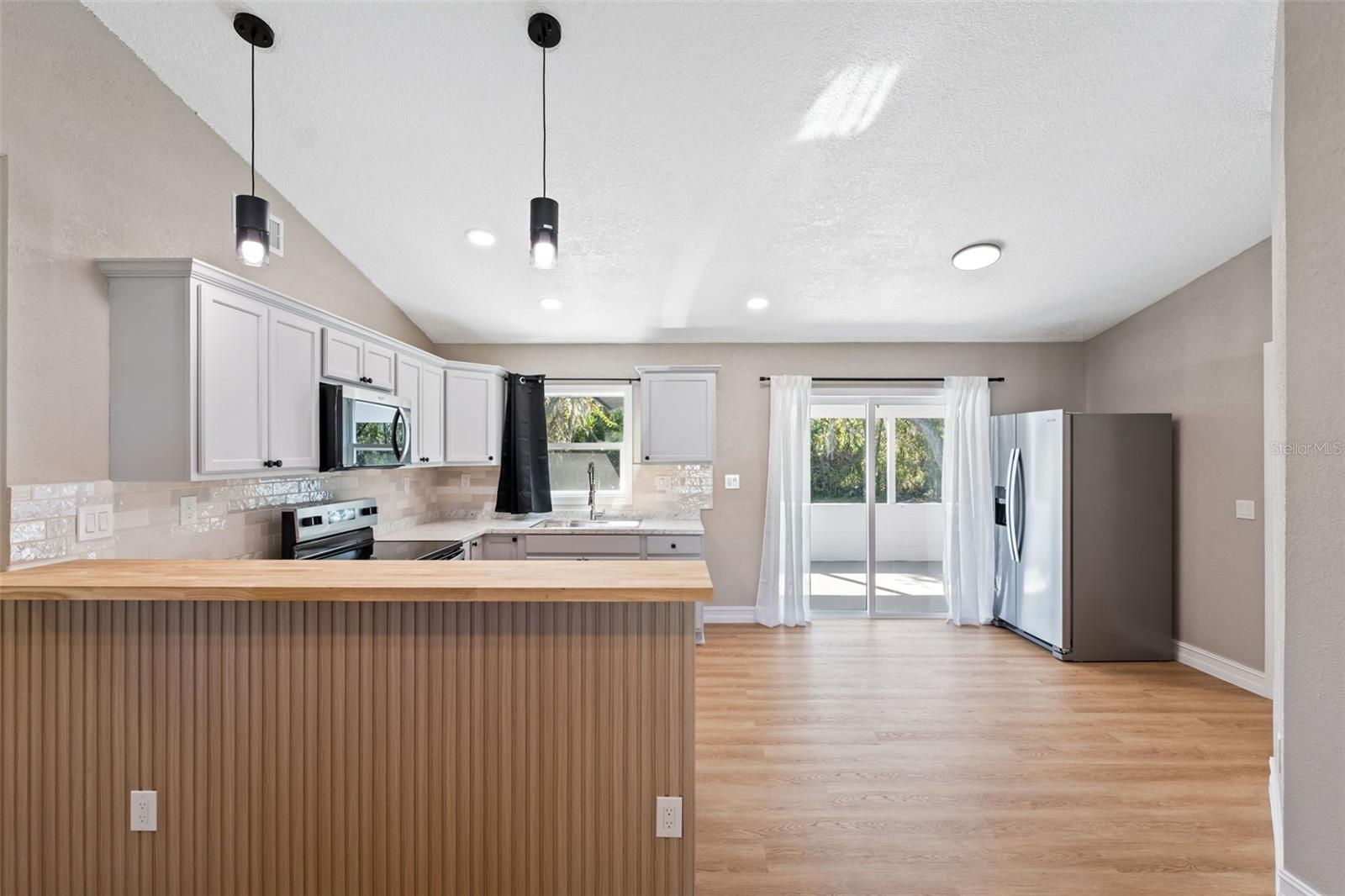 KINGS COURT - Residential