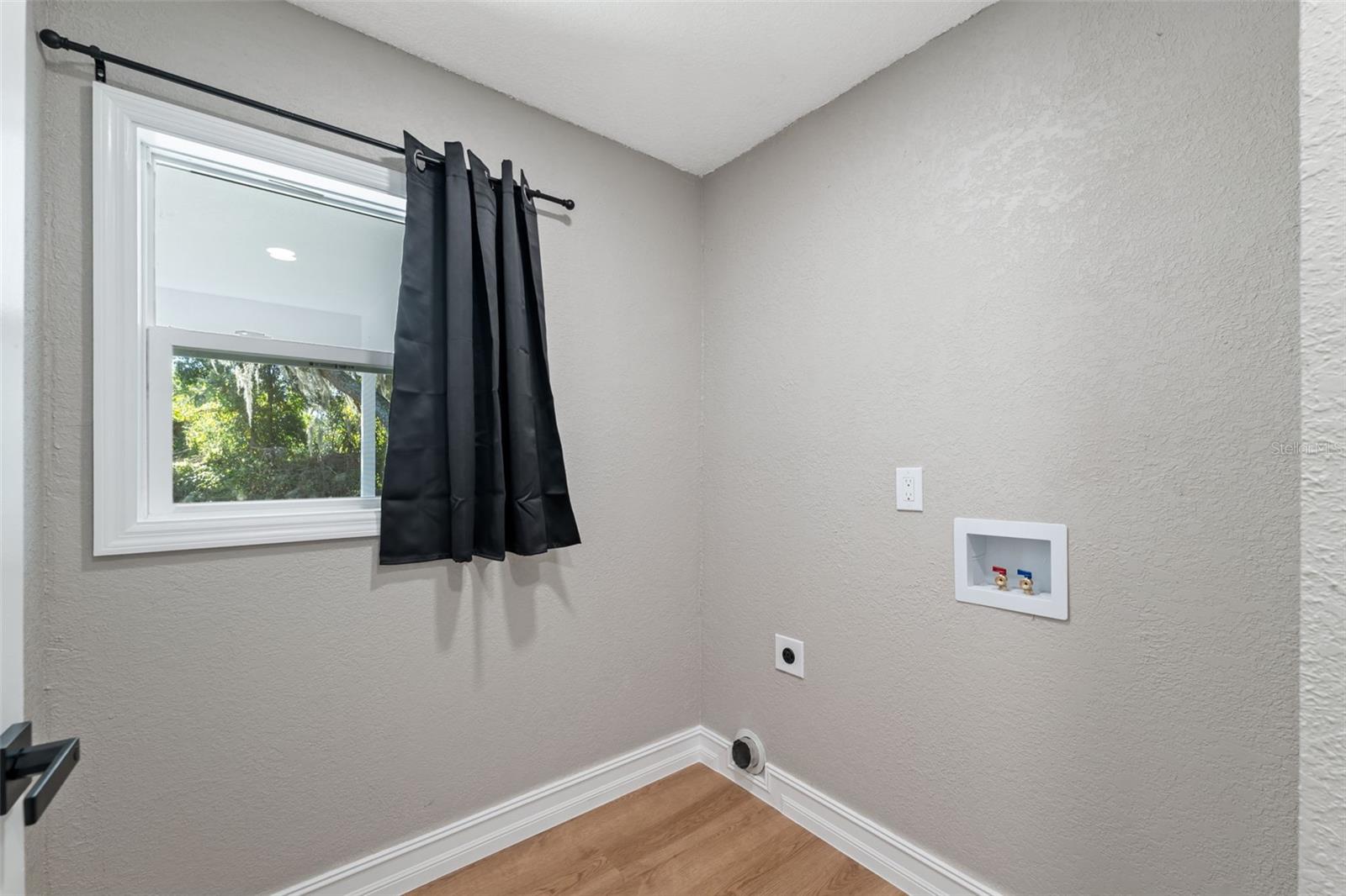 KINGS COURT - Residential