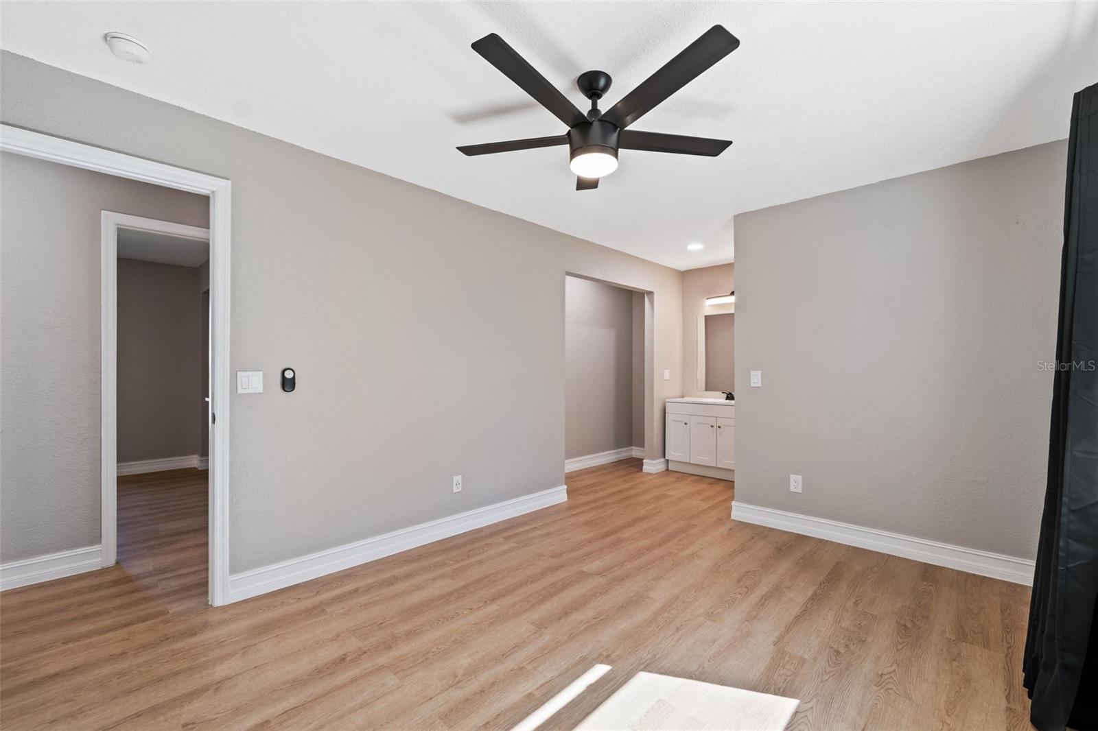 KINGS COURT - Residential