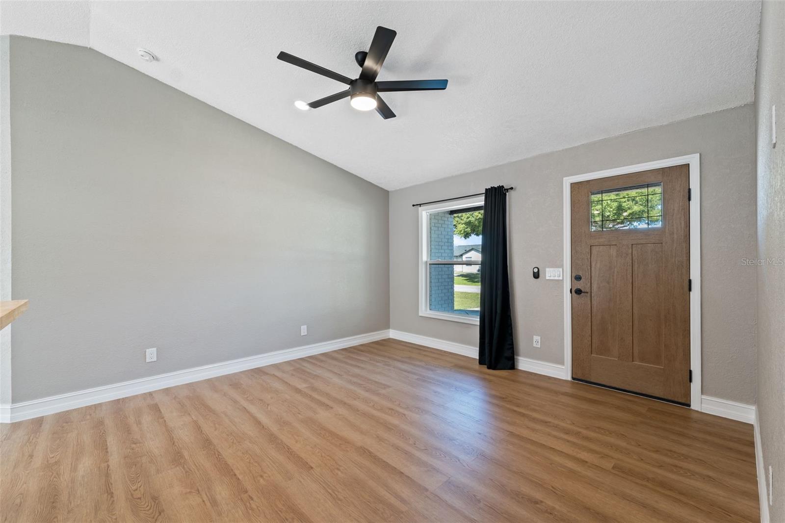 KINGS COURT - Residential