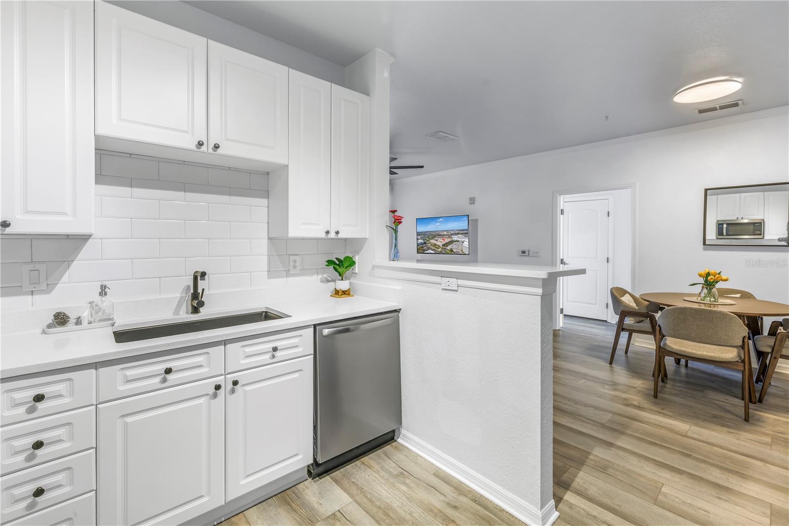 VILLA SONOMA AT INTERNATIONAL - Residential