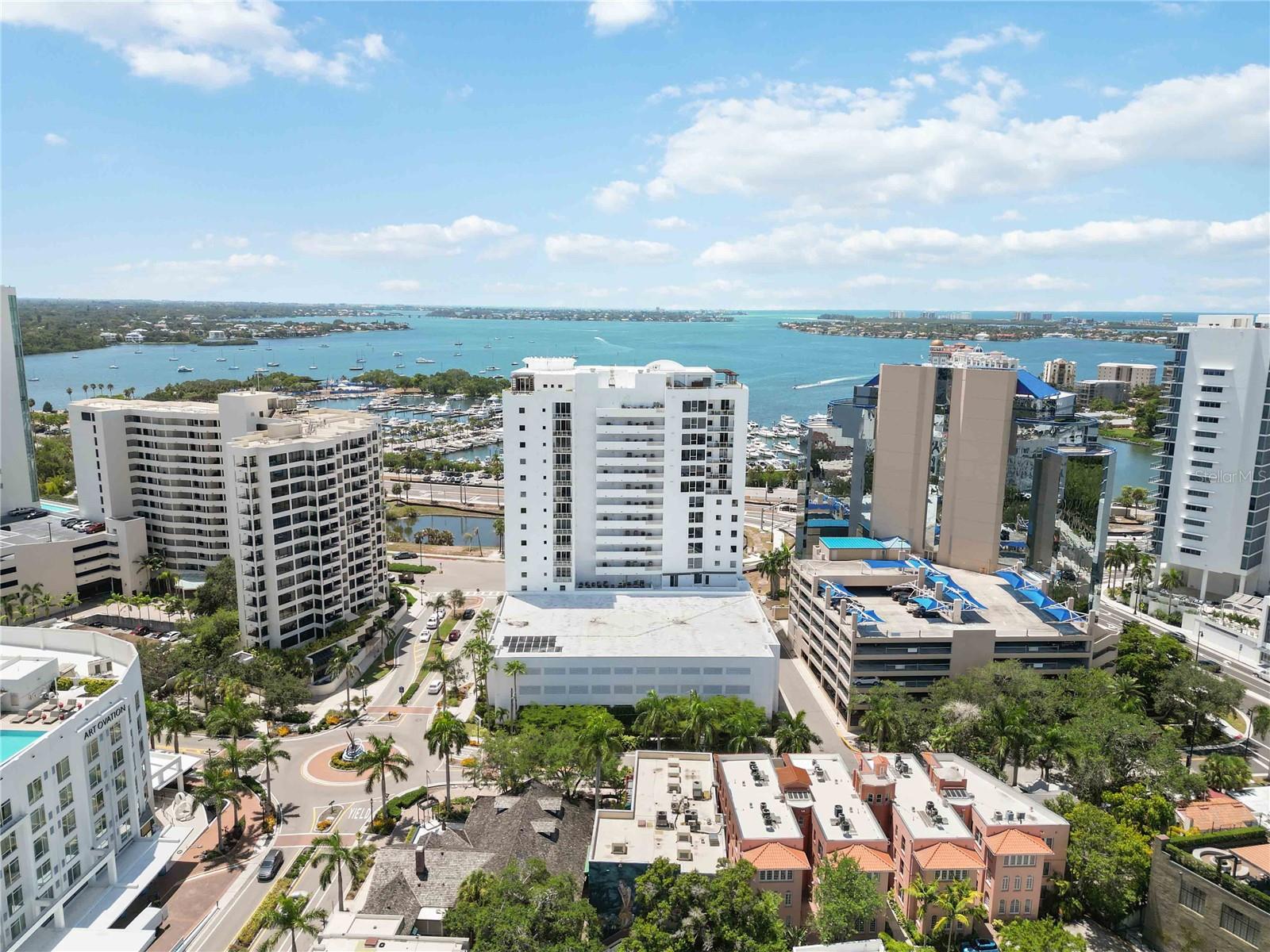 MARINA TOWER - Residential