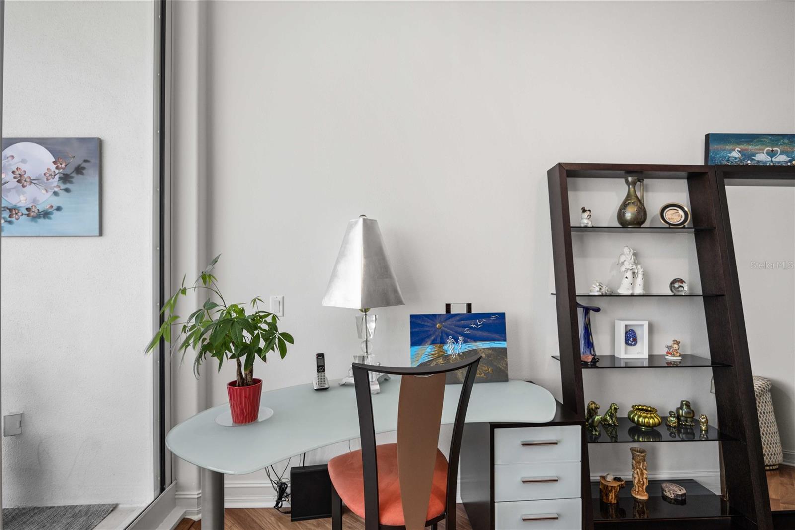 MARINA TOWER - Residential