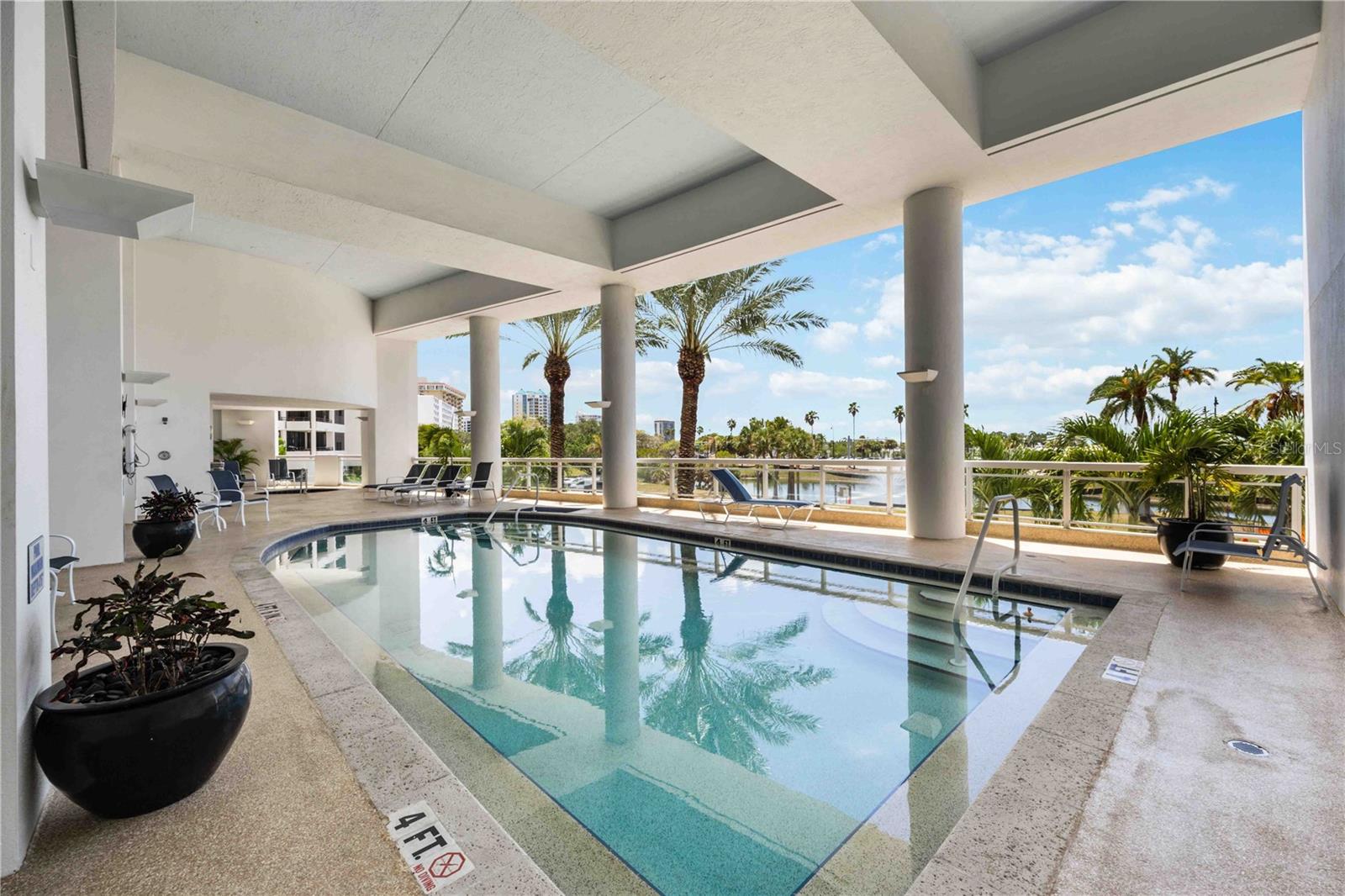 MARINA TOWER - Residential