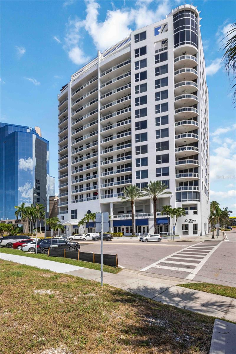 MARINA TOWER - Residential