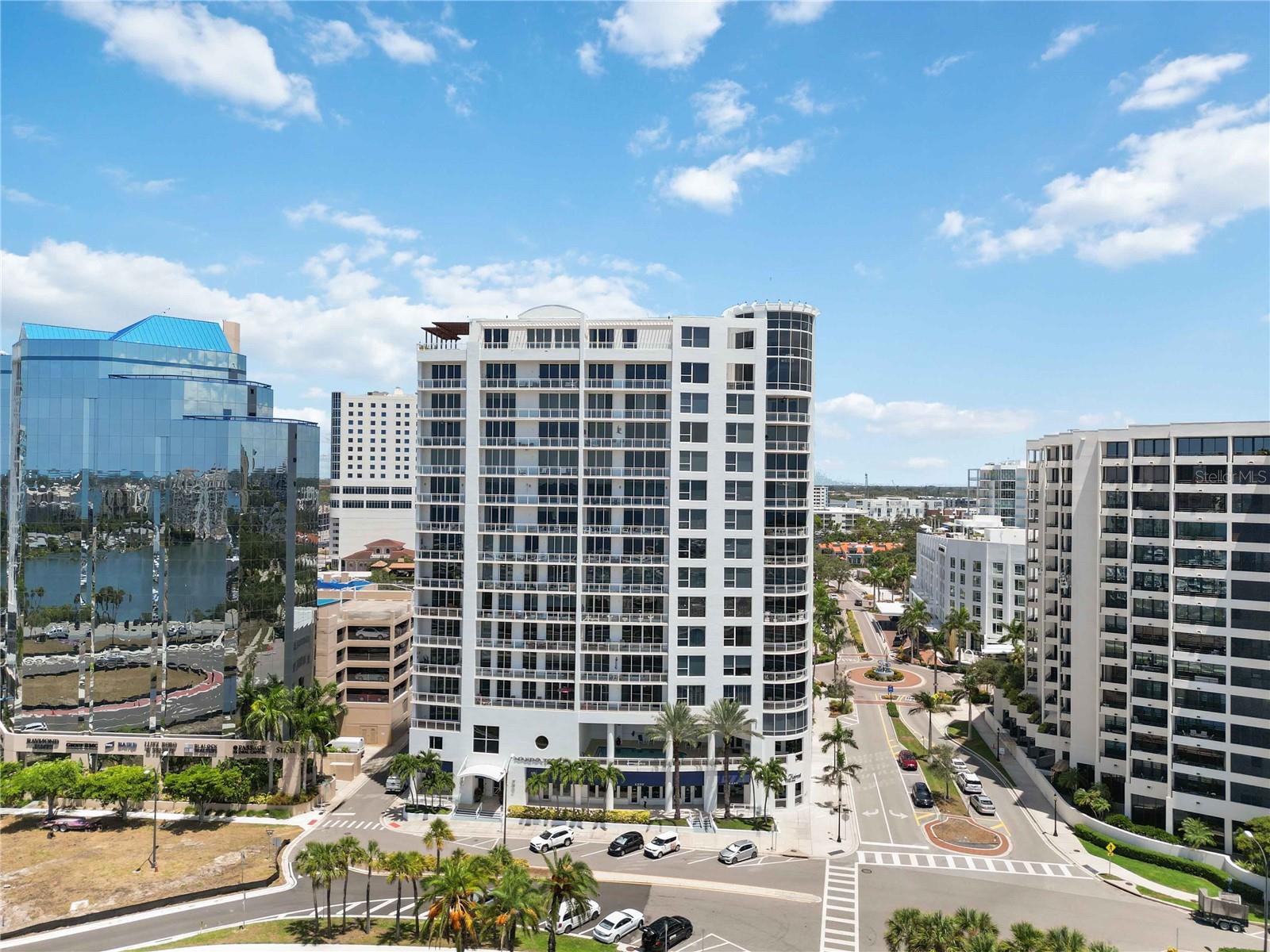 MARINA TOWER - Residential