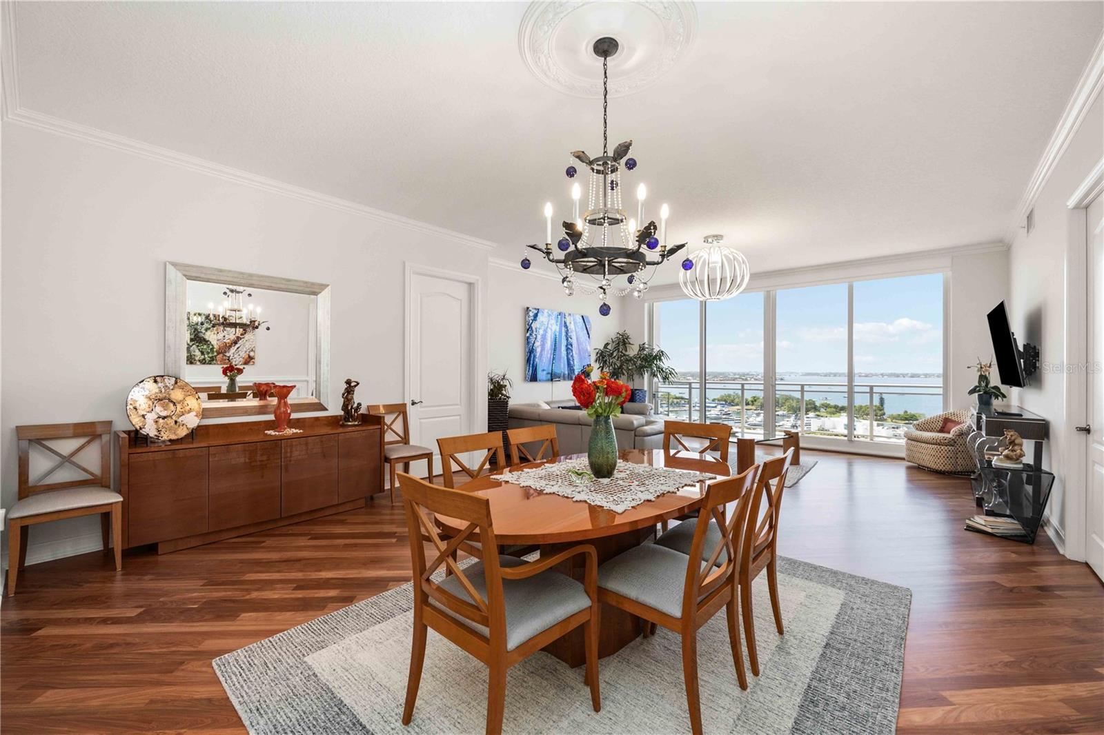 MARINA TOWER - Residential