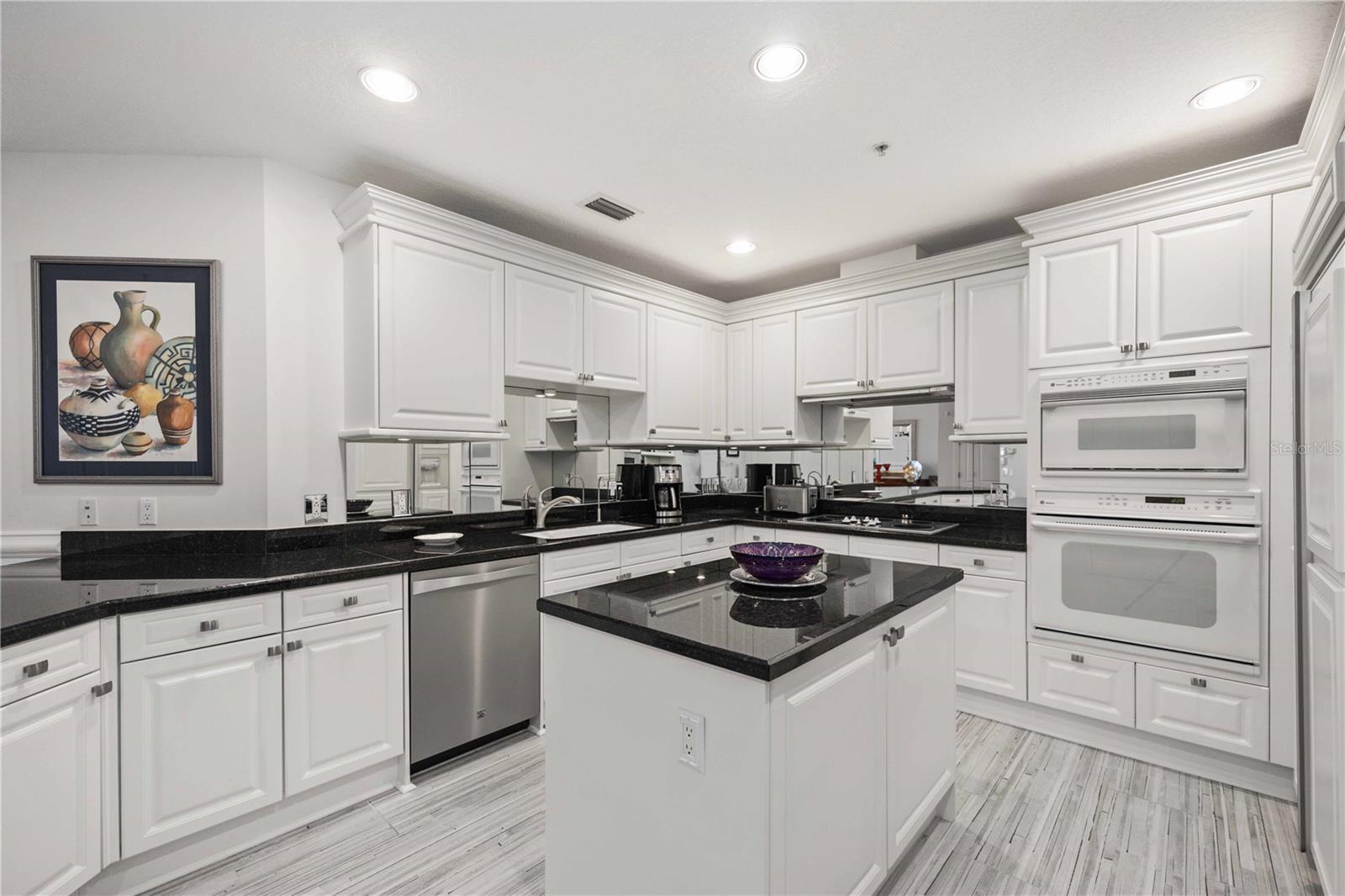 MARINA TOWER - Residential