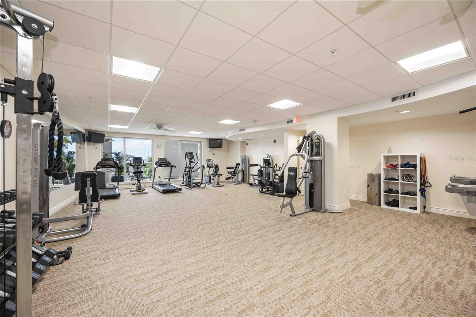 MARINA TOWER - Residential