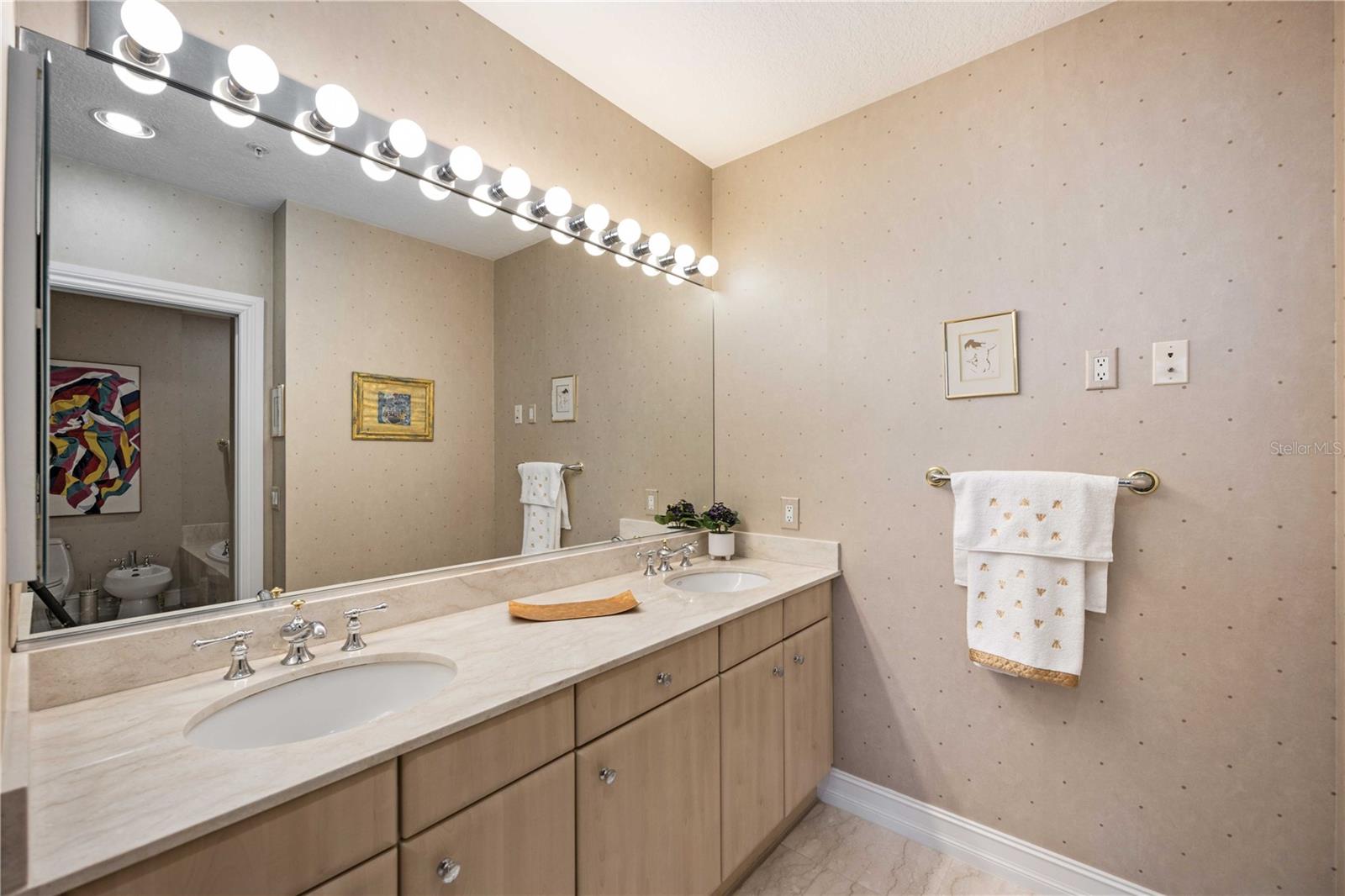 MARINA TOWER - Residential