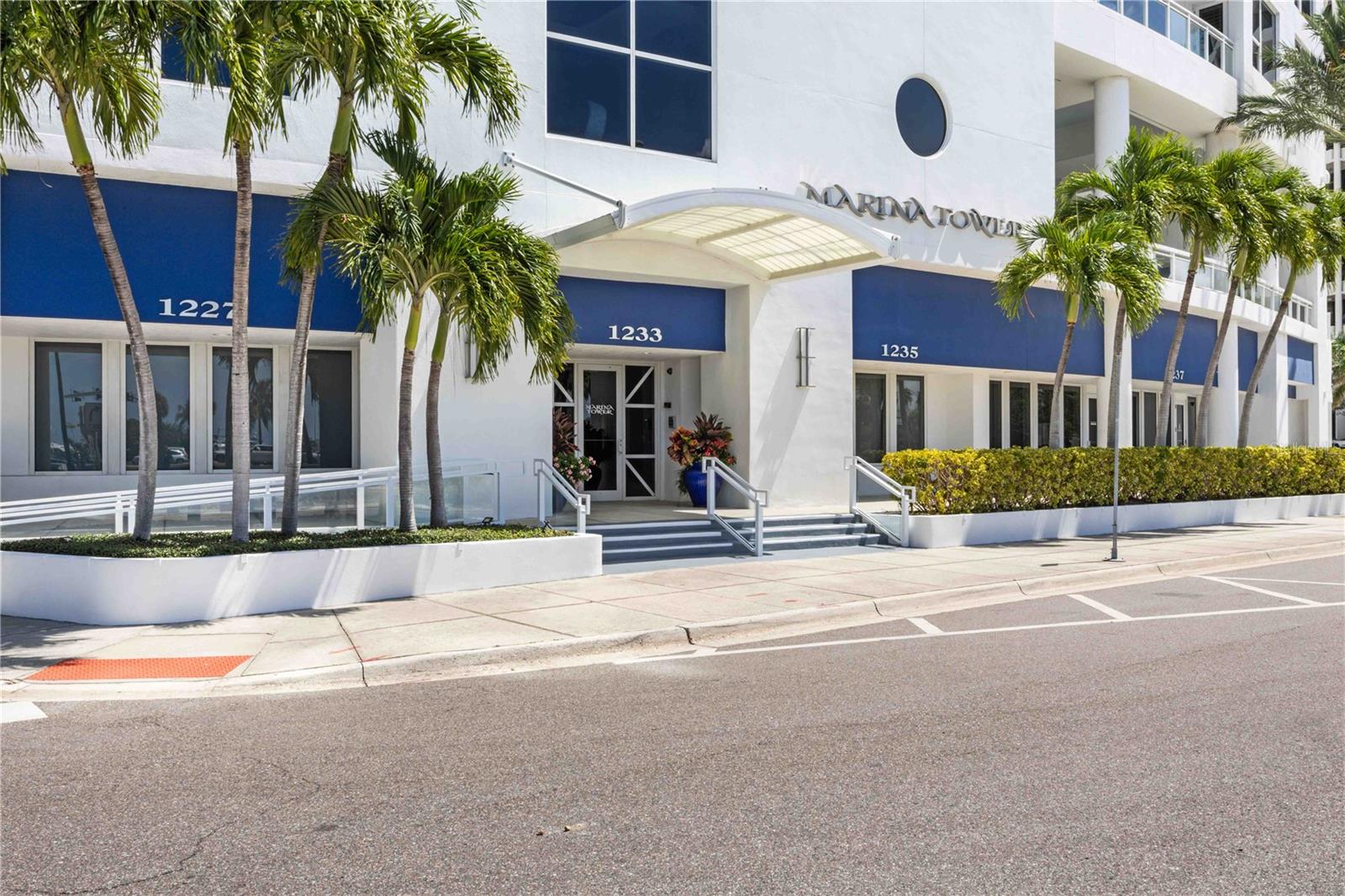 MARINA TOWER - Residential