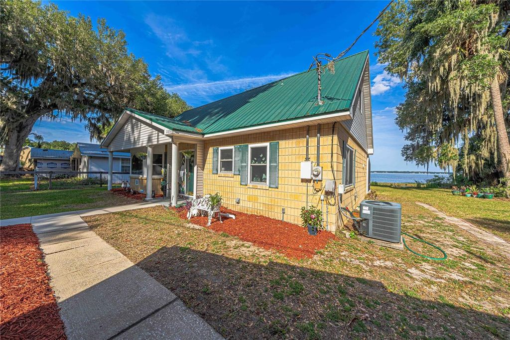 Photo of 11690 SE 132nd Street Road, Ocklawaha, FL 32179 (MLS # OM724510)