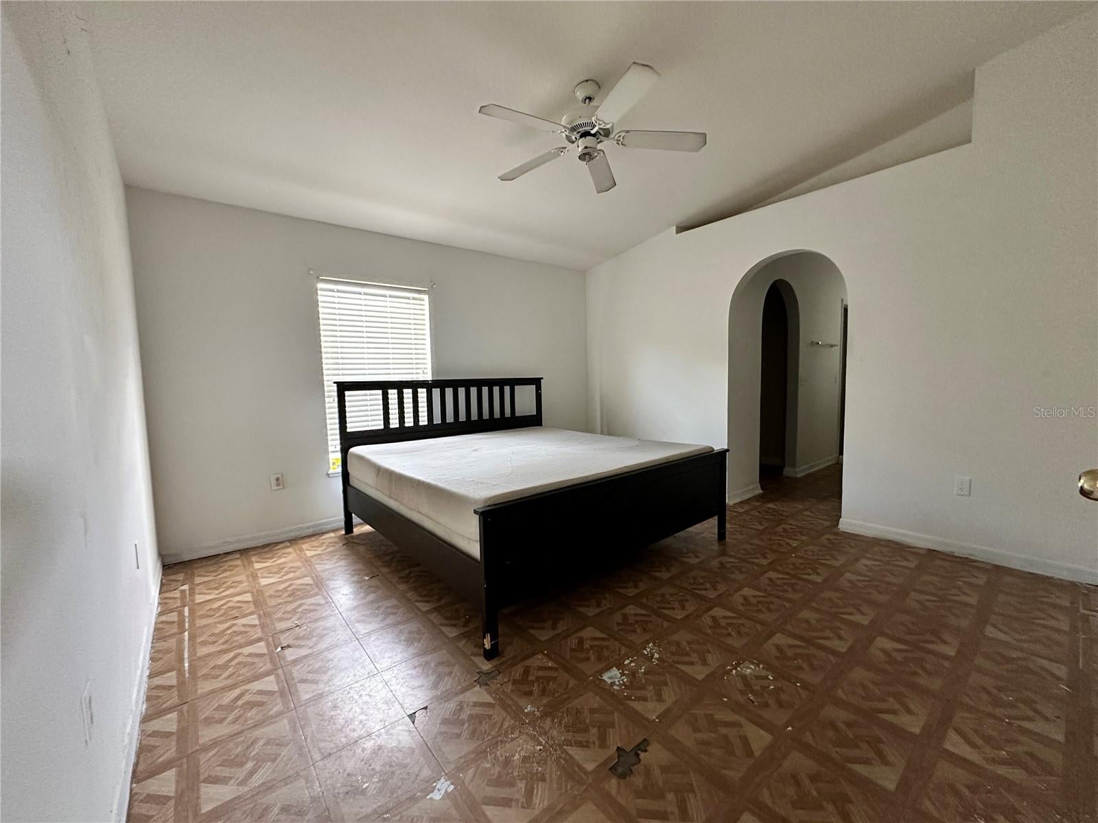 2013 HONEYBELL AVENUE