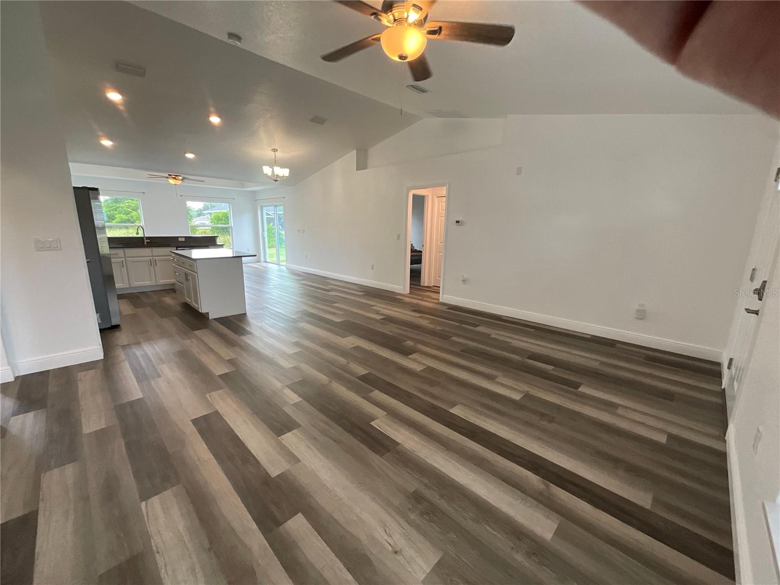 SILVER SPGS SHORES UN 32 - Residential Lease