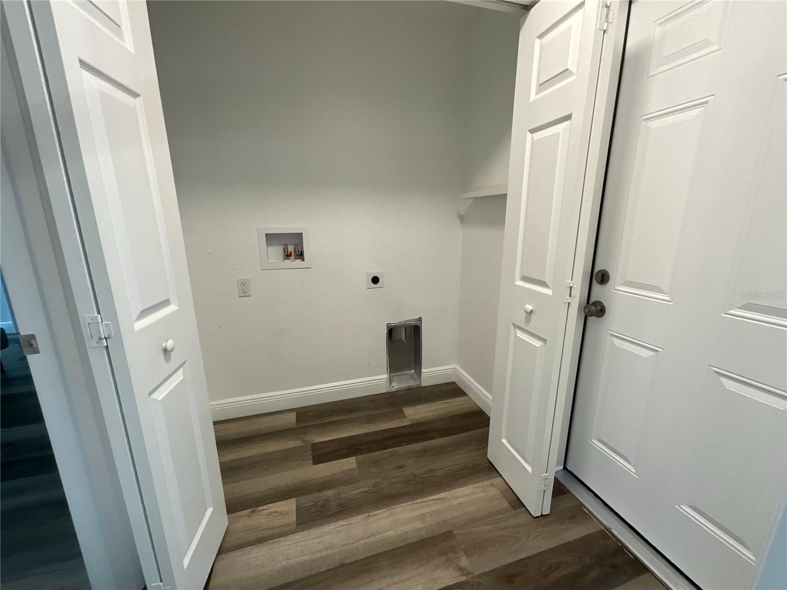 SILVER SPGS SHORES UN 32 - Residential Lease