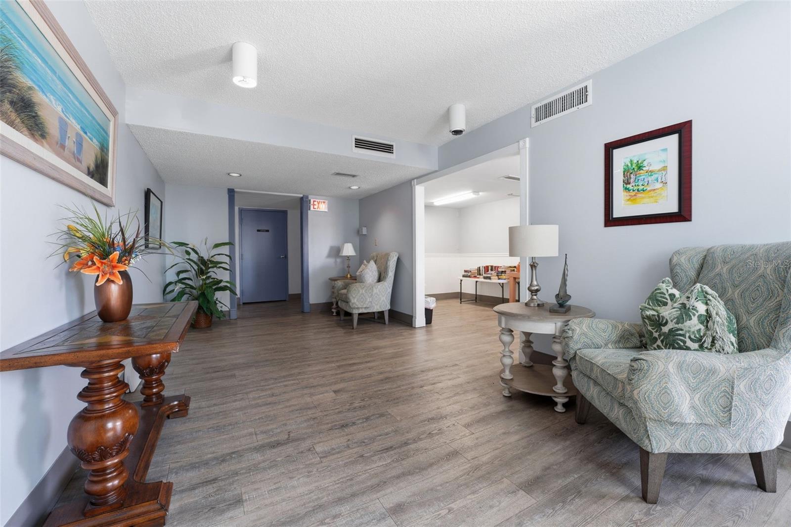 RAINTREE CONDO - Residential