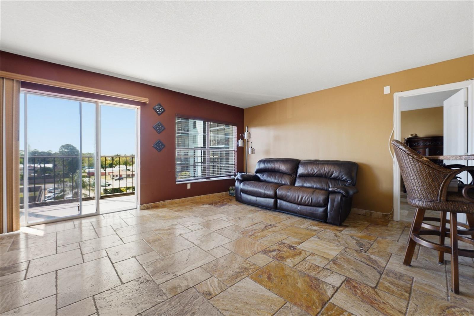 RAINTREE CONDO - Residential