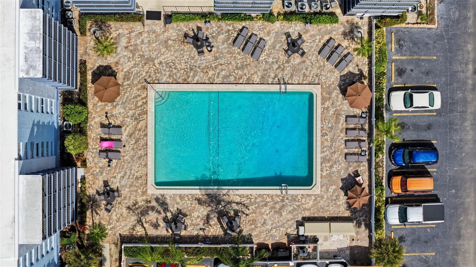 RAINTREE CONDO - Residential