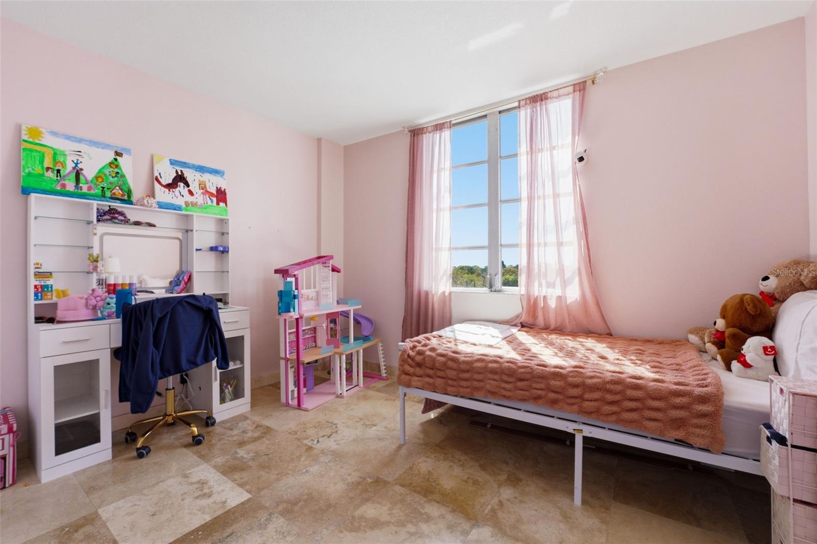 RAINTREE CONDO - Residential