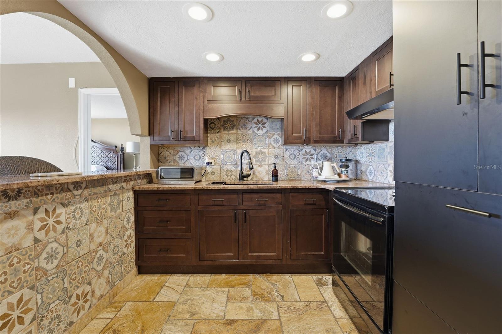 RAINTREE CONDO - Residential