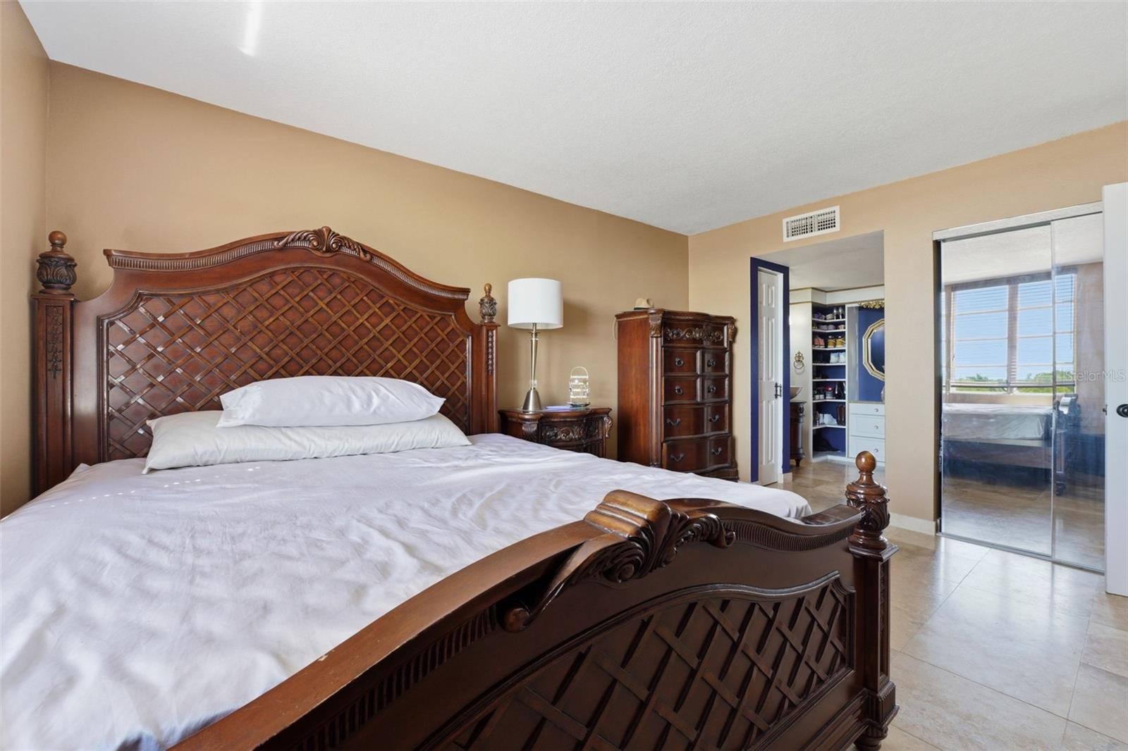 RAINTREE CONDO - Residential