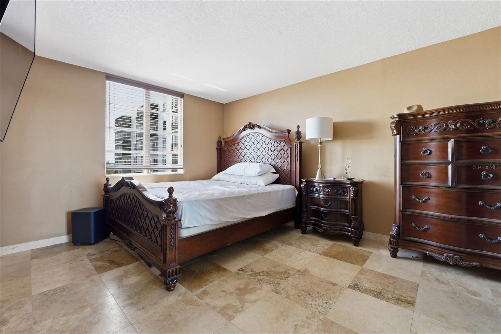 RAINTREE CONDO - Residential