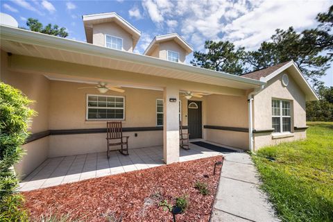 A home in HAWTHORNE